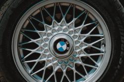 车很少开一年保养一次可以吗，1年换一次机油的后果