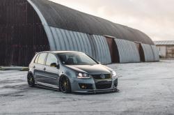 汽车机油滤芯怎么换，汽车机油滤芯怎么换视频